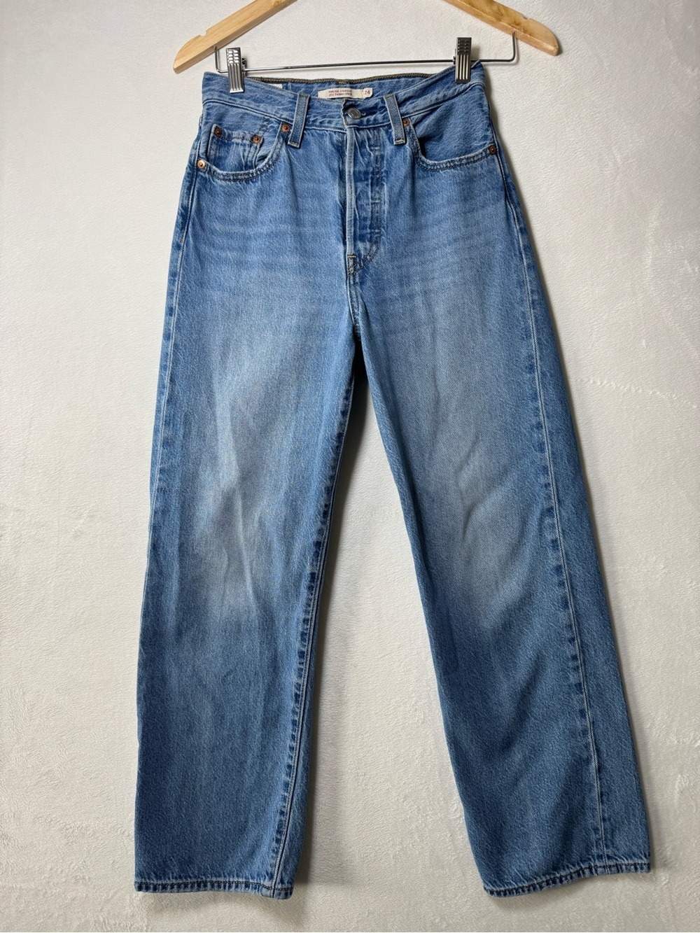 Levi's Ribcage Straight Light Blue Women's Ankle-Crop Jeans size 24